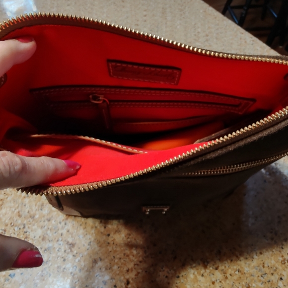 Dooney and Bourke handbag - Picture 6 of 11